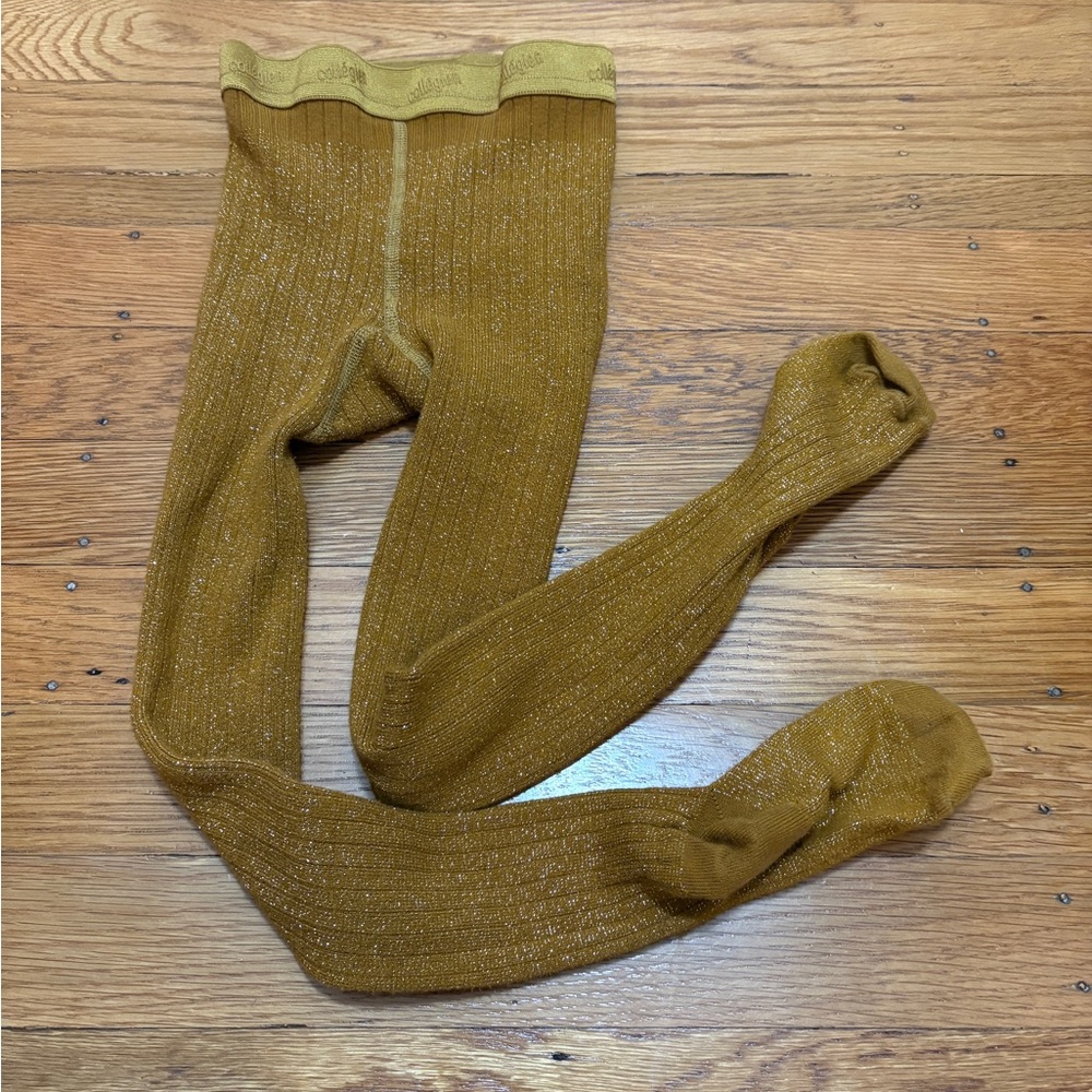 Gold Collegien girl’s tights. High waisted and comfortable.